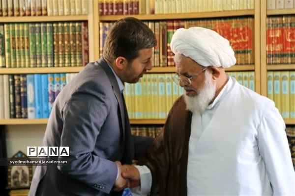 دیدار شهردار اسبق یزد با نماینده ولی فقیه در استان یزد
