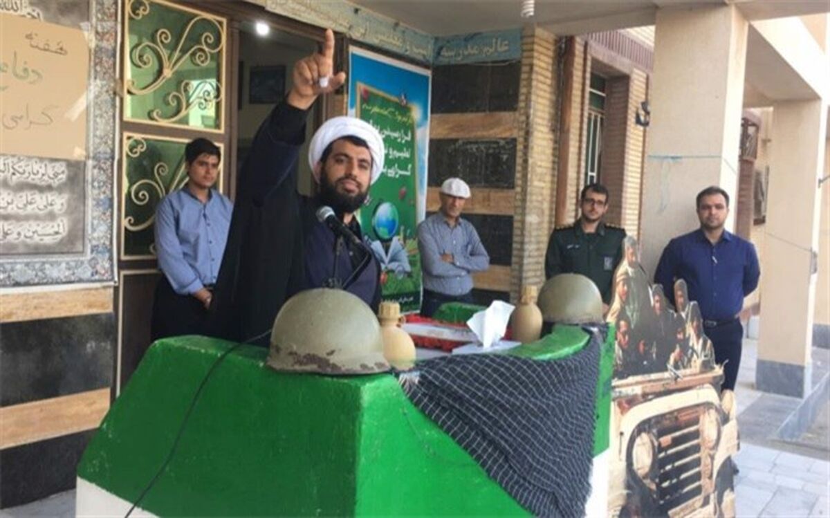 مراسم هفته دفاع مقدس  در هنرستان طالقانی شهرستان بوشهر برگزار شد