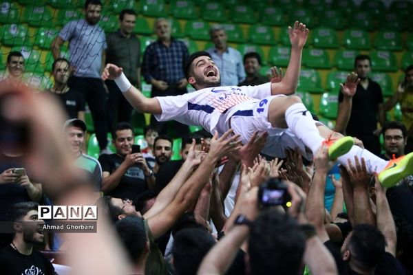 دیدار تیم‌های فوتسال شهروند ساری و گیتی‌پسند اصفهان