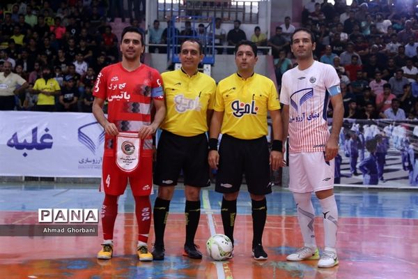 دیدار تیم‌های فوتسال شهروند ساری و گیتی‌پسند اصفهان