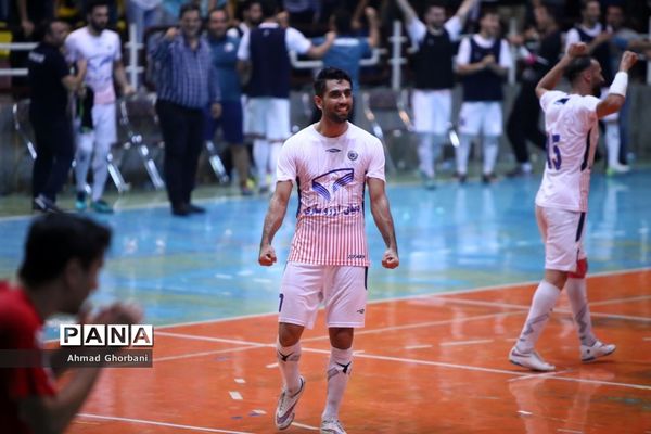 دیدار تیم‌های فوتسال شهروند ساری و گیتی‌پسند اصفهان