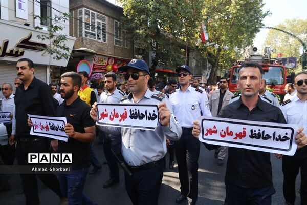 آیین تشییع پیکر آتش‌نشان شهید اسماعیل ابراهیمی