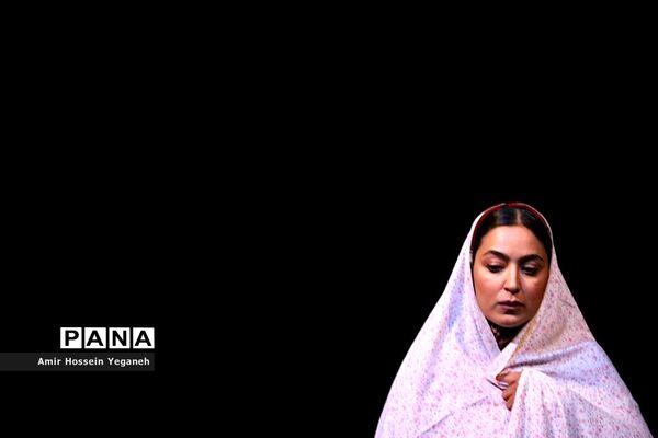 نمایش «من رویایت نیستم » در جزیره کیش