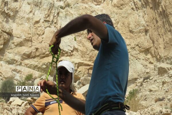 کوه‌پیمایی و کارگاه آموزش دره‌نوردی در کوهنوردان مُهر شهرستان مُهر