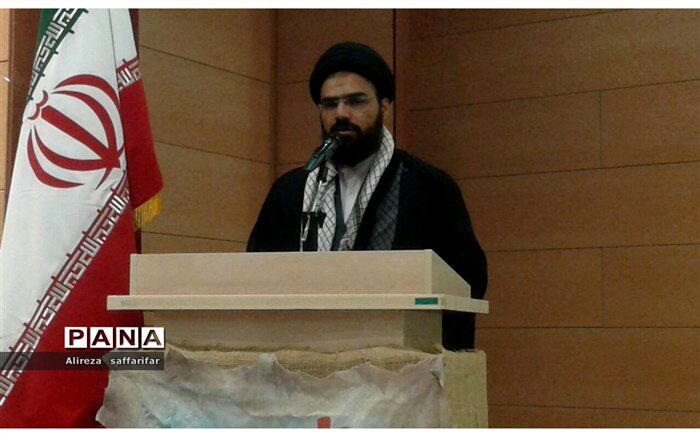 دفاع مقدس برگ زرین دوران چهل ساله انقلاب است