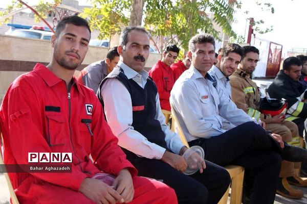 مراسم تجلیل از آتش نشانان فشافویه
