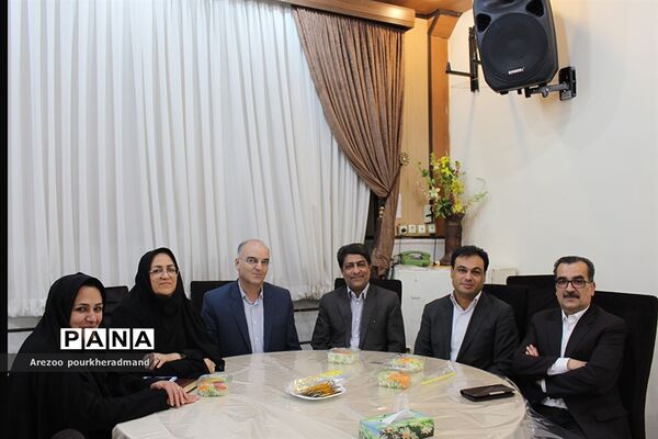 اولین نشست شورای دبیران دبیرستان پسرانه استعدادهای درخشان  شهید صدوقی دوره دوم ناحیه 2 یزد