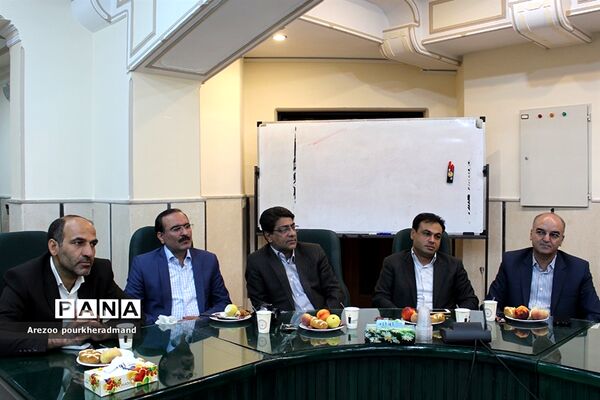 اولین نشست شورای دبیران دبیرستان پسرانه استعدادهای درخشان  شهید صدوقی دوره دوم ناحیه 2 یزد