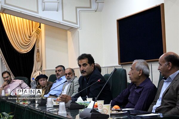 اولین نشست شورای دبیران دبیرستان پسرانه استعدادهای درخشان  شهید صدوقی دوره دوم ناحیه 2 یزد