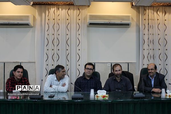 اولین نشست شورای دبیران دبیرستان پسرانه استعدادهای درخشان  شهید صدوقی دوره دوم ناحیه 2 یزد