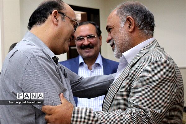 اولین نشست شورای دبیران دبیرستان پسرانه استعدادهای درخشان  شهید صدوقی دوره دوم ناحیه 2 یزد
