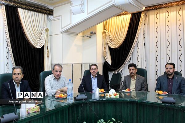اولین نشست شورای دبیران دبیرستان پسرانه استعدادهای درخشان  شهید صدوقی دوره دوم ناحیه 2 یزد