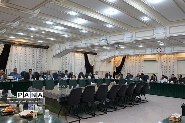 اولین نشست شورای دبیران دبیرستان پسرانه استعدادهای درخشان  شهید صدوقی دوره دوم ناحیه 2 یزد