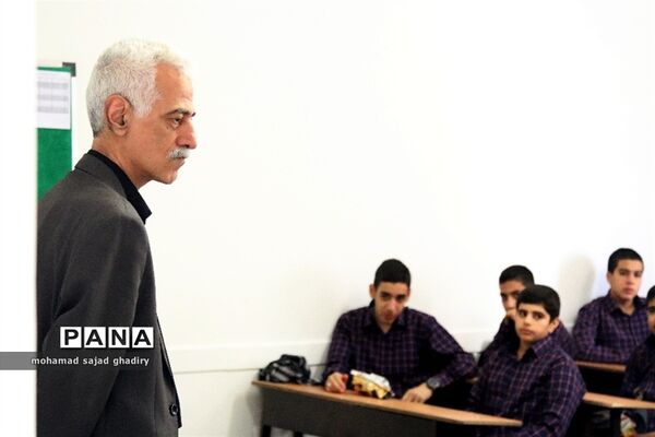 آغاز سال تحصیلی در دبیرستان هدف