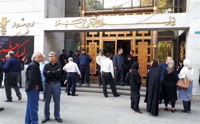 تجمع اهالی دِه ونک در مقابل شورای شهر تهران