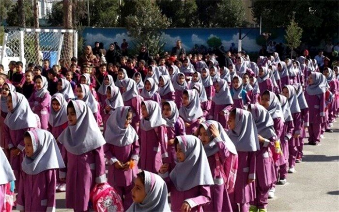 54هزار دانش آموز بروجردی بهار علم و دانش را گرامی داشتند