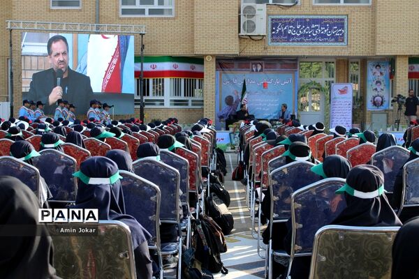نواخته شدن زنگ آغاز سال تحصیلی در فارس