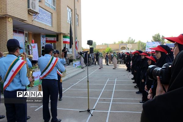 نواخته شدن زنگ آغاز سال تحصیلی در فارس