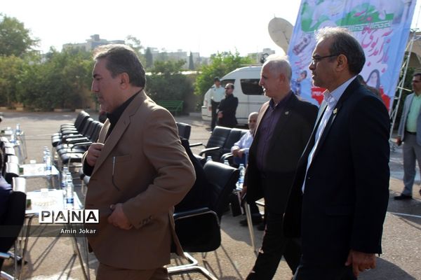 نواخته شدن زنگ آغاز سال تحصیلی در فارس