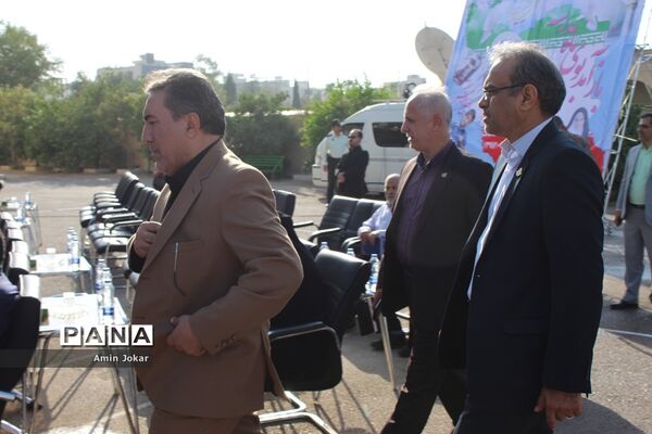 نواخته شدن زنگ آغاز سال تحصیلی در فارس