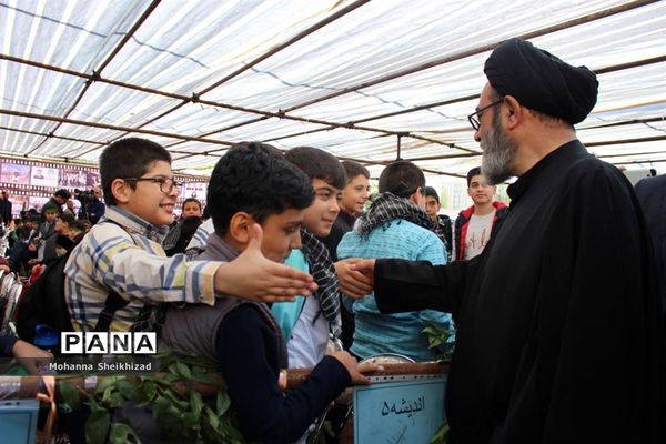 آیین آغاز سال تحصیلی جدید و  هفته دفاع مقدس در تبریز