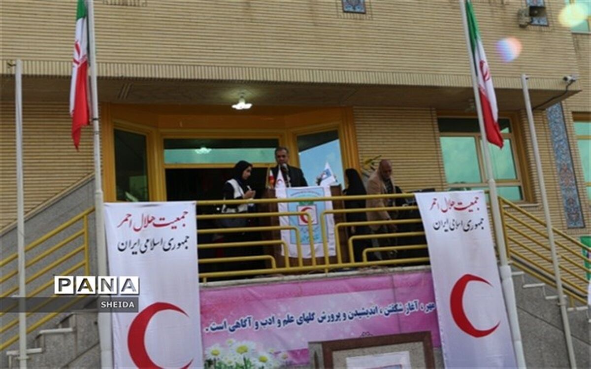 وظیفه همگان قدردانی از زحمات معلمان  میباشد