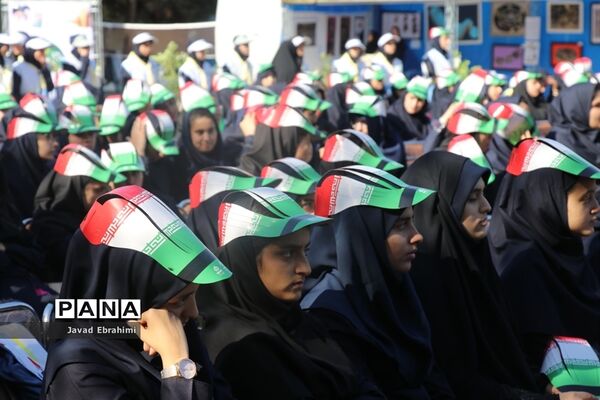 مراسم نواختن  زنگ  ایثار  و  مهر در دبیرستان هدی ناحیه شش مشهد
