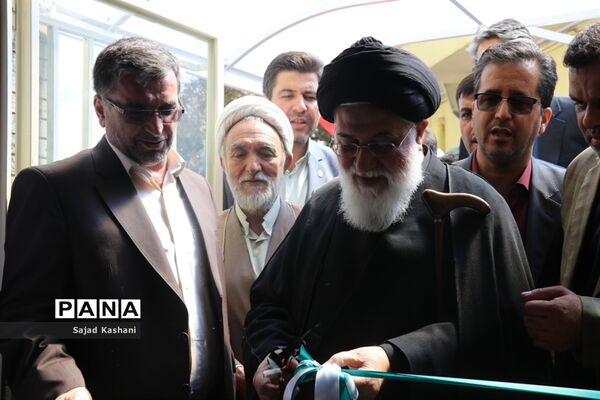 آیین نواختن زنگ اقامه نماز در دبیرستان هاشمی نژاد 4 مشهد