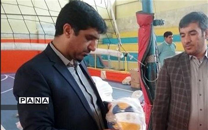 حدود یک میلیارد تجهیزات ورزشی در مدارس بجنورد توزیع می شود