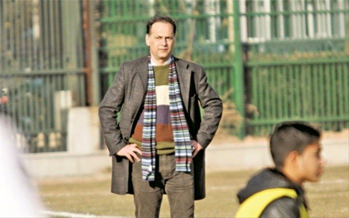 نامجو مطلق: مدیریت اشتباه از استقلال تیمی ضعیف درست کرد