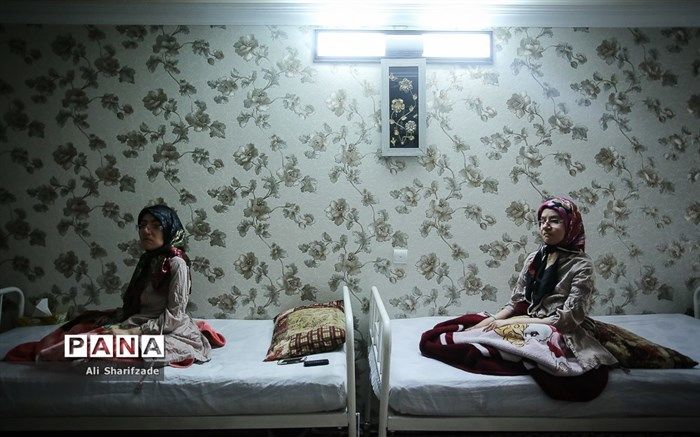 آسمان  را هم به ندرت می‌بینیم