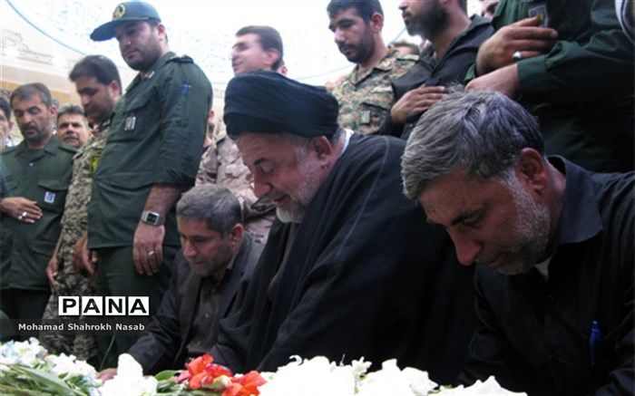 پیکر شهدای عملیات تروریستی اهواز در بهشت آباد به خاک سپرده شد