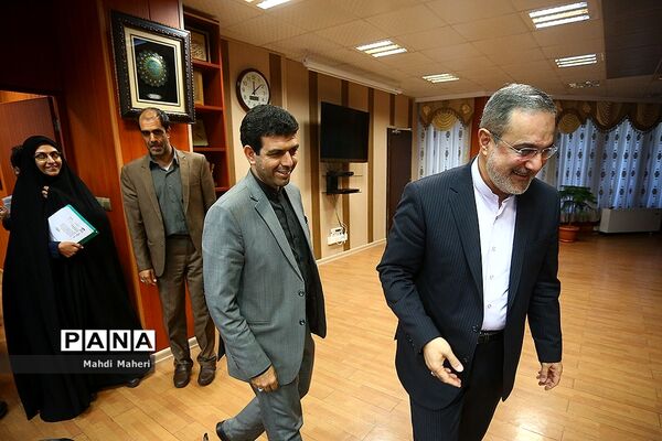 دیدار وزیر آموزش و پرورش با جمعی از نمایندگان مجلس