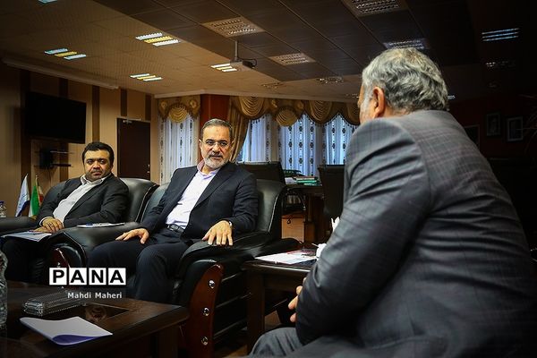 دیدار وزیر آموزش و پرورش با جمعی از نمایندگان مجلس