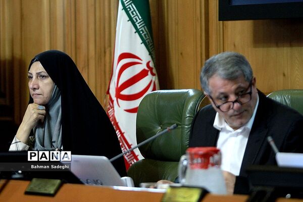 تقدیم برنامه پنج ساله سوم به شورای شهر