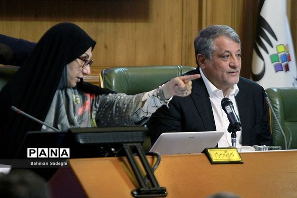 تقدیم برنامه پنج ساله سوم به شورای شهر