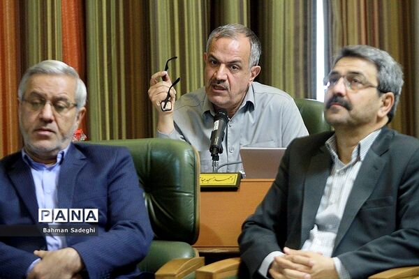 تقدیم برنامه پنج ساله سوم به شورای شهر