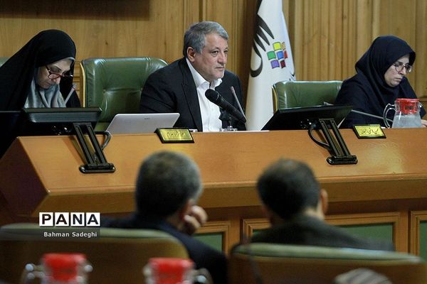 تقدیم برنامه پنج ساله سوم به شورای شهر