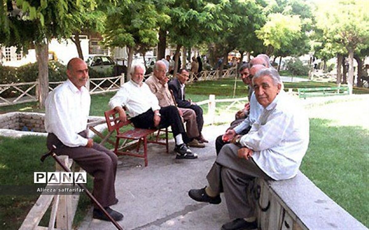 معاون شبکه بهداشت و درمان اردستان: 18 درصد جمعیت اردستان را سالمندان تشکیل می دهند