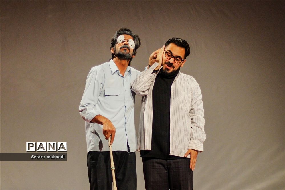 اجرای نمایش «قرار»