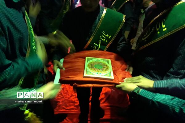بر افراشتن پرچم اباعبدالله حسین{ع} در دبیرستان شاهد آقا
