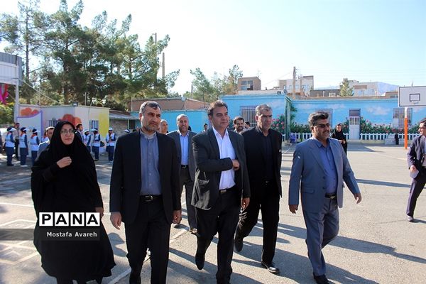 مراسم جشن عاطفه‌ها در مدرسه متوسطه شاهد دختران بیرجند