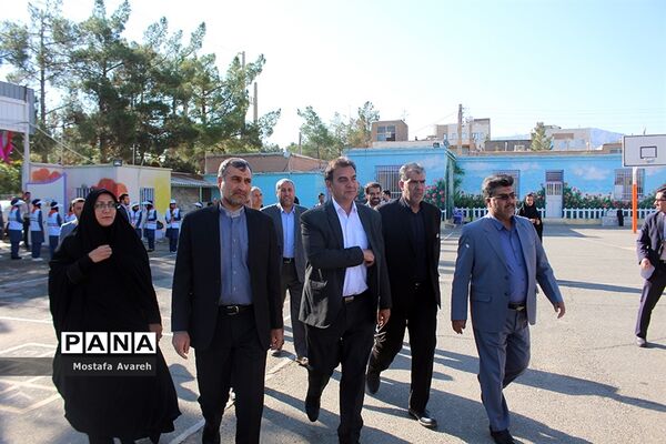 مراسم جشن عاطفه‌ها در مدرسه متوسطه شاهد دختران بیرجند