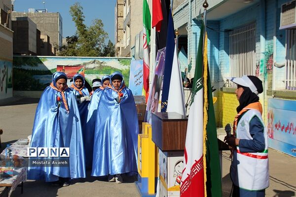 مراسم جشن عاطفه‌ها در مدرسه متوسطه شاهد دختران بیرجند