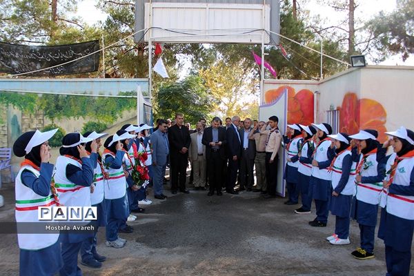 مراسم جشن عاطفه‌ها در مدرسه متوسطه شاهد دختران بیرجند