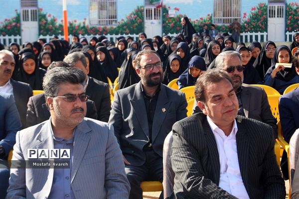 مراسم جشن عاطفه‌ها در مدرسه متوسطه شاهد دختران بیرجند