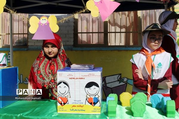 جشن عاطفه‌ها در دبستان حضرت زینب(س) محلات