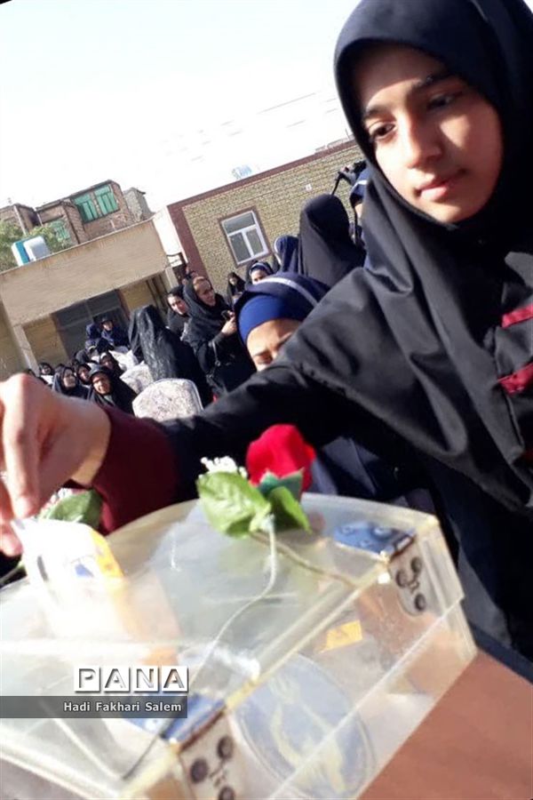 جشن عاطفه‌ها در آموزشگاه خیری فاطمه عرب  قرچک