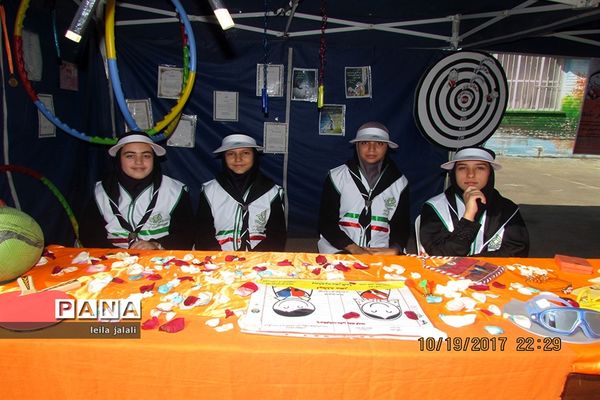 جشن عاطفه‌ها در دبیرستانه دخترانه قرآنی فطرت اراک