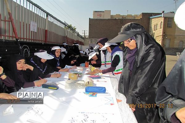 جشن عاطفه‌ها در دبیرستانه دخترانه قرآنی فطرت اراک